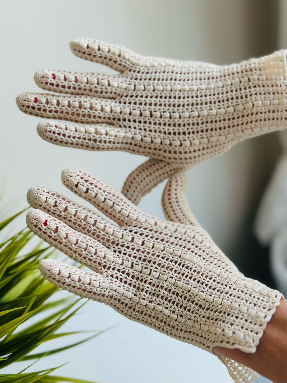 Crochet Macrame Vintage Lace Gloves in Cream